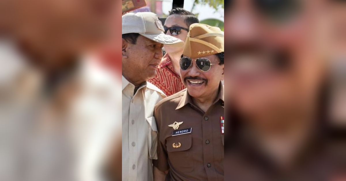 VIDEO: Pensiunan Jenderal TNI Hendropriyono Merapat ke Prabowo, Saling Beri Hormat di NTT