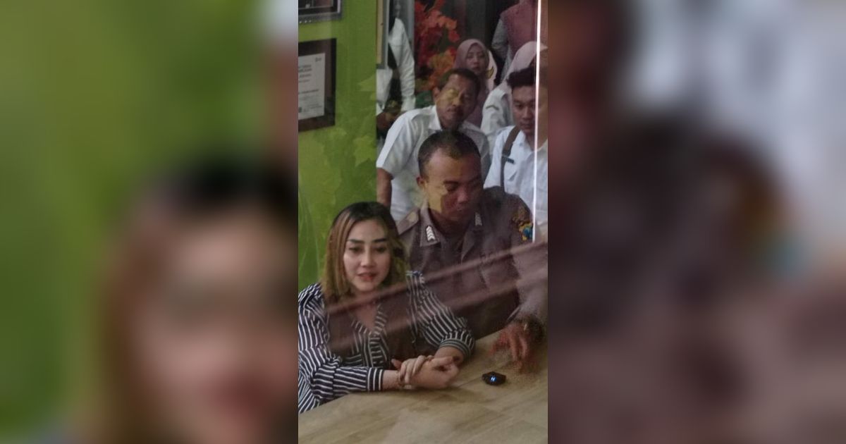 Muncul ke Publik Usai Bikin Heboh, Ini Penampakan Terbaru Selebgram Luluk Nuril & Suaminya Berpangkat Bripka