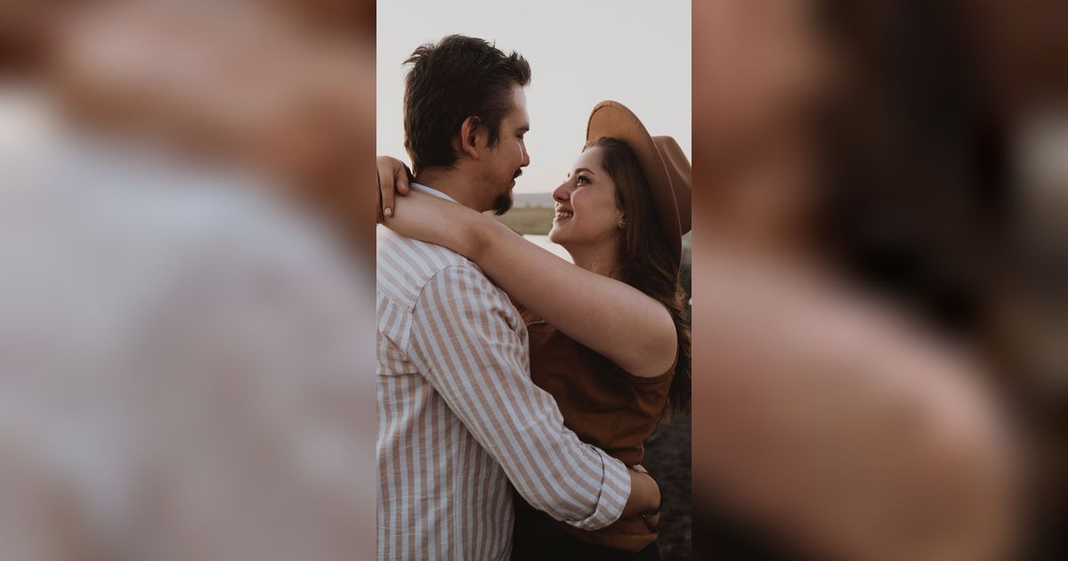Arti Mimpi Memeluk Mantan Pacar, Tak Selalu Tanda Gagal Move On!