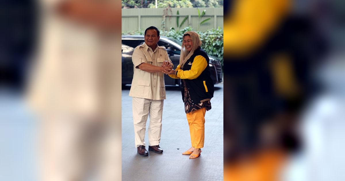 FOTO: Momen Akrab Prabowo Terima Kunjungan Putri dan Istri Gus Dur