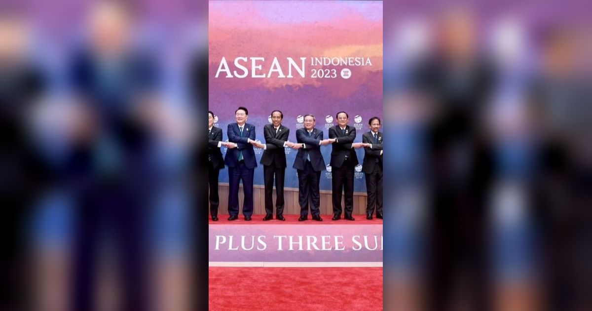 VIDEO: Presiden Jokowi dan Para Menteri Gala Dinner KTT ASEAN 2023