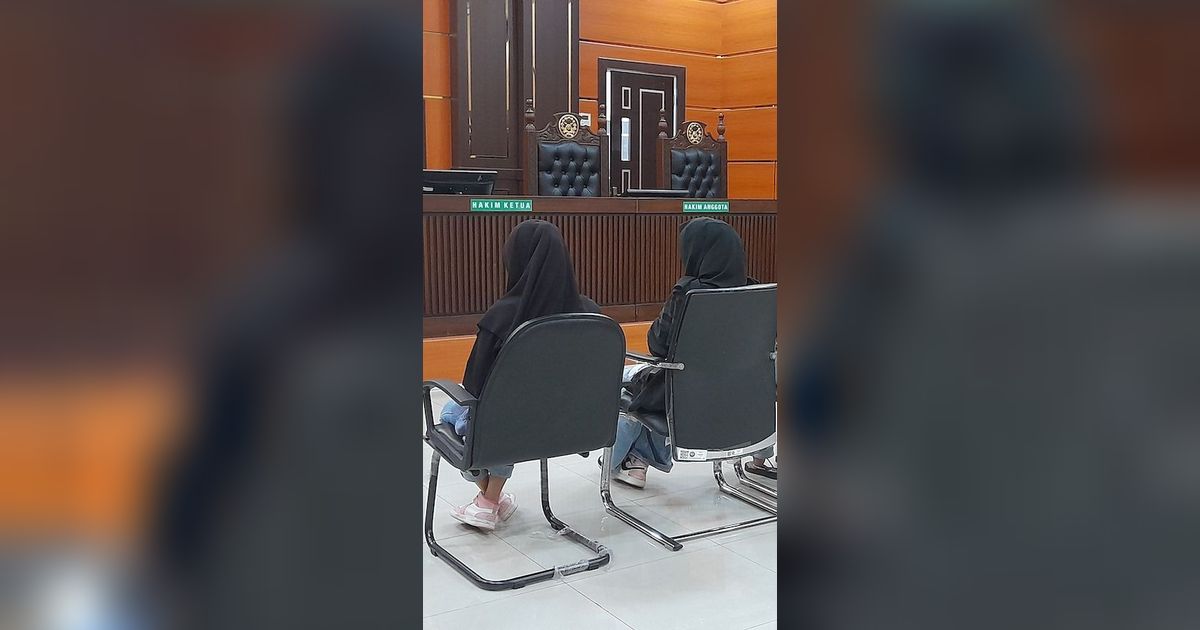 Tertunduk, Tiga Perempuan Cekoki Miras ke Kucing Jalani Sidang Perdana