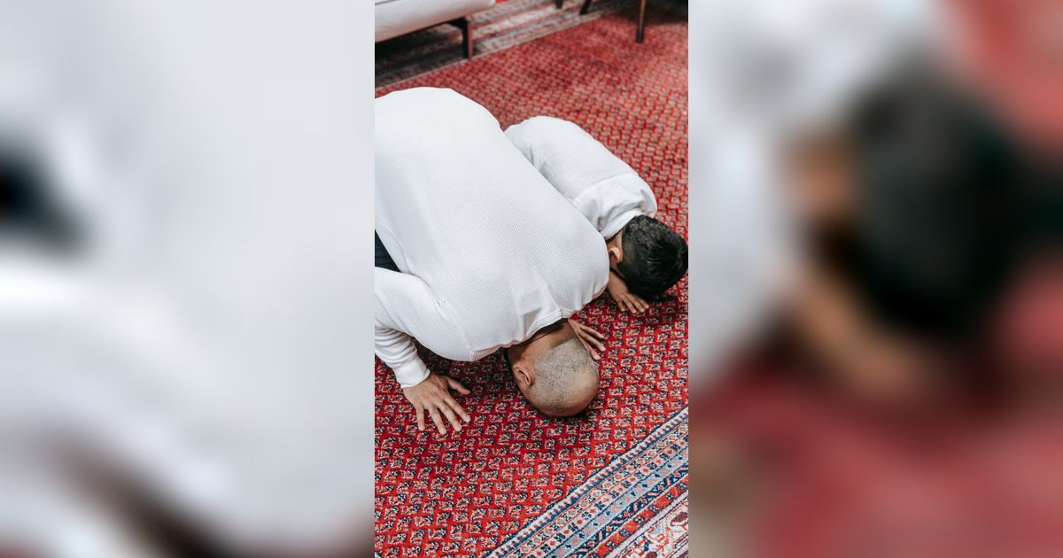 Bersujudlah dan Baca Doa Sujud Tilawah Ini saat Mendengar atau Membaca Ayat Sajdah!