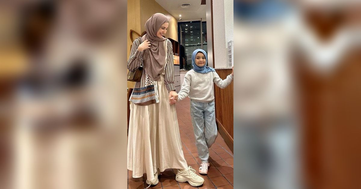 Cantik 11 12 Kayak Kembar, Potret Shireen dan Sang Putri yang Tampil Manglingi Pakai Hijab