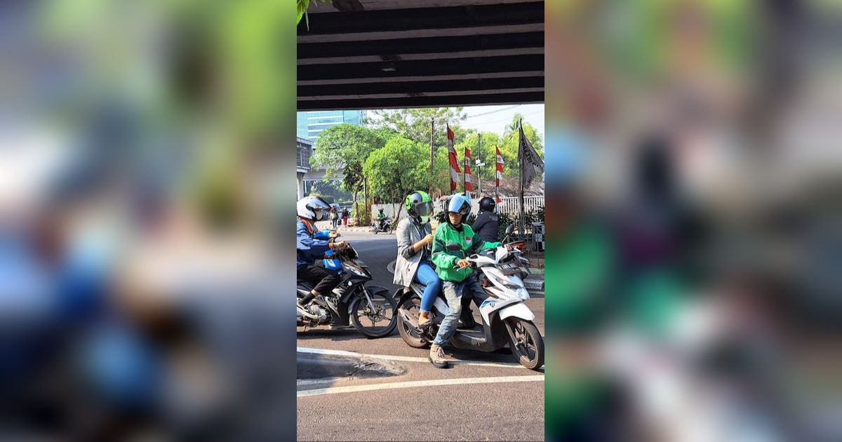 Tak Ada Polisi, Pengendara Makin Banyak Lawan Arah di Flyover Slipi