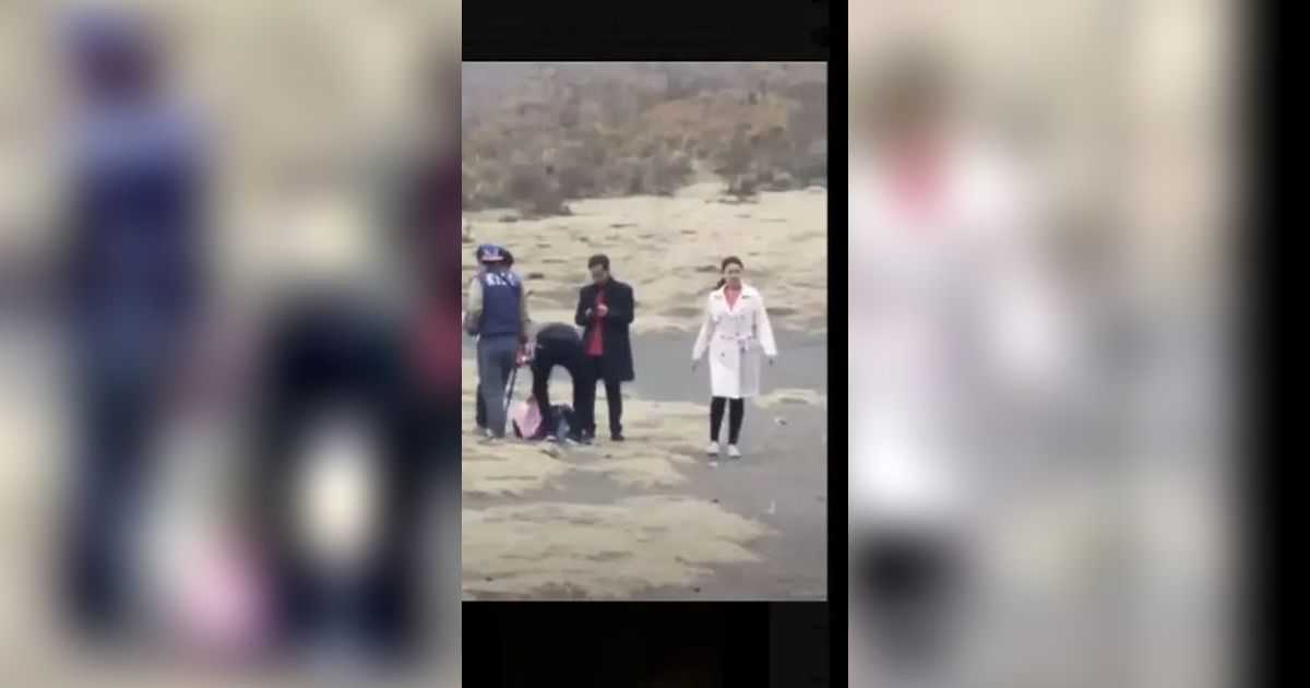 Update Kebakaran Gunung Bromo Gara-Gara 'Flare Prewedding': Api Masih Menyala di Sejumlah Titik