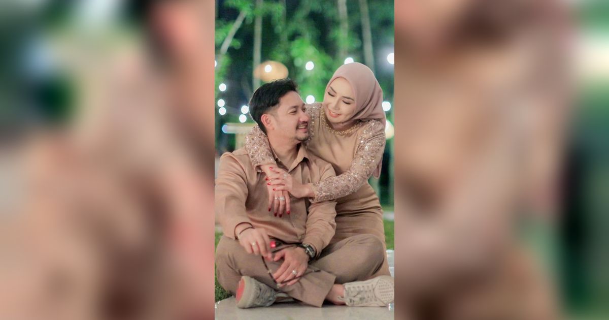 Makin Mesra! Potret Angga Wijaya Bareng Istri yang Lagi Bangun Rumah Baru