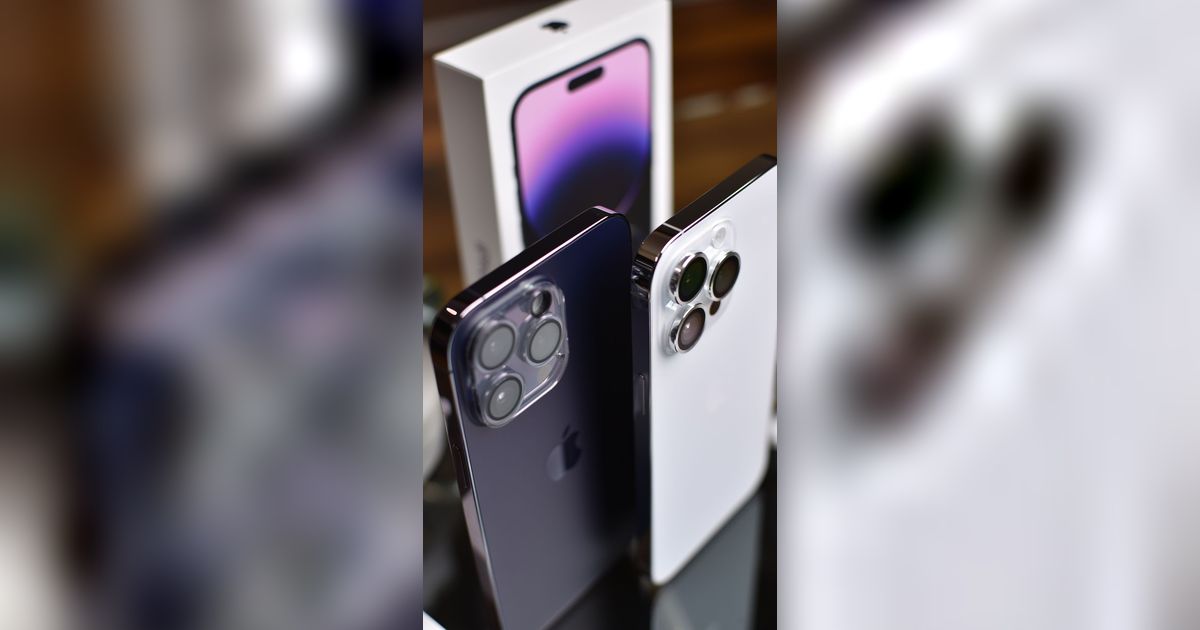 Batal Beli karena Syok Tahu Harganya, Wanita Gasak iPhone 14 Plus Display Toko Pakai Gigi!