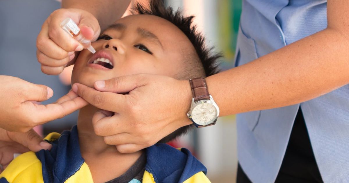 Ketahui Perbedaan Antara Vaksin Polio Suntik dan Vaksin Tetes, Mana yang Lebih Baik untuk Anak?