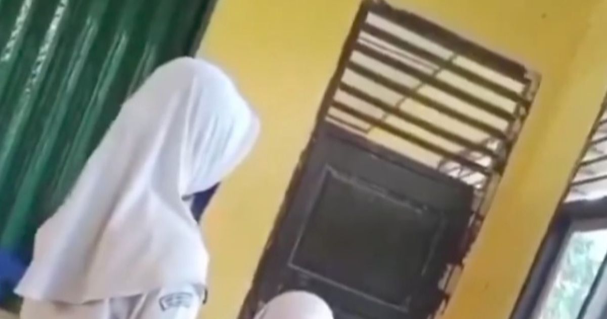 Viral Siswi SMP Dibully Teman Sekelas, Hijab Ditarik hingga Jatuh dan Terbentur Meja Ini Pemicunya