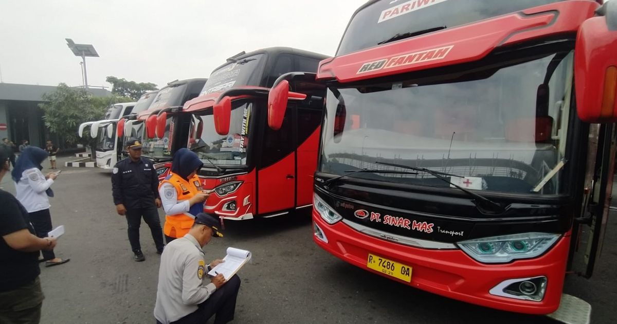 Jelang HUT ke-79 RI, Puluhan Bus Diberangkatkan ke IKN