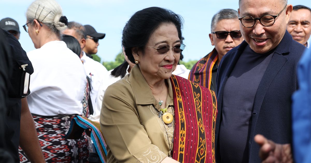 VIDEO: Nada Tinggi! Megawati Tunjuk-Tunjuk Jenderal TNI 