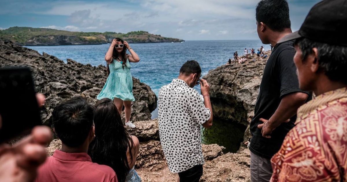 Menteri Sandiaga Bakal Deportasi WNA di Bali yang Bekerja Secara Ilegal