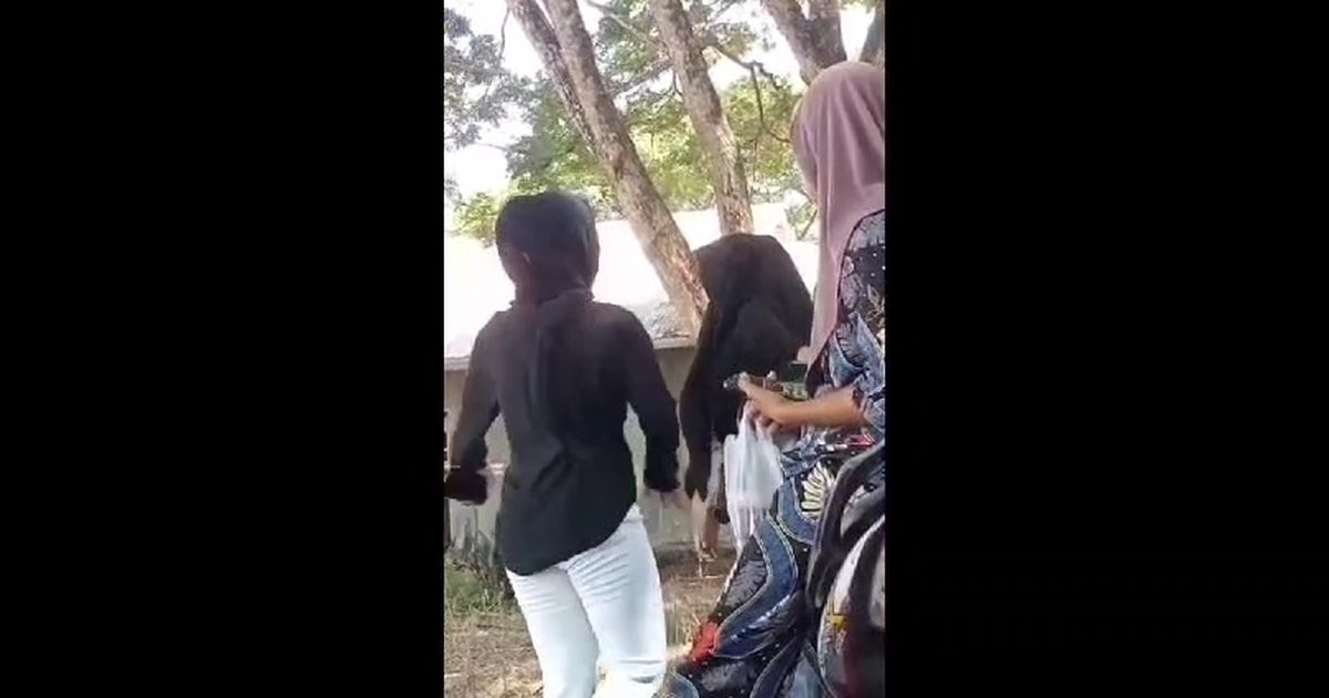 Cemburu, Wanita Ini Berkali-kali Tampar Siswi SMP Sampai Tersungkur Usai Ketahuan Video Call Seks dengan Suaminya