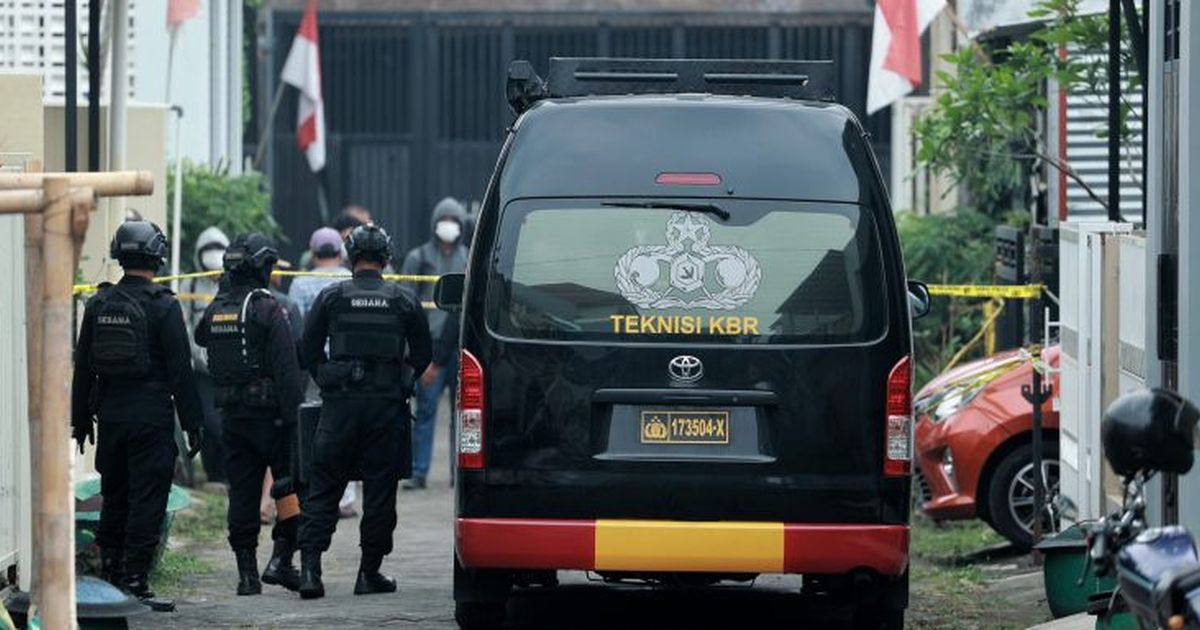 Densus 88 Antiteror Tangkap Dua Terduga Teroris di Jakarta Barat