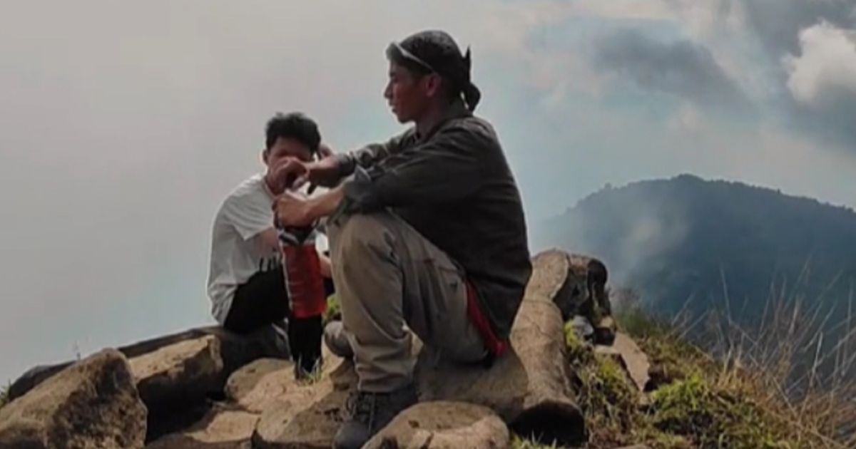 Ayah Ini Kenang Jaket 8 Tahun Lalu yang Biasa Dipakai untuk Antar Sekolah, Kini Dipakai untuk Naik Gunung Bareng Sang Anak