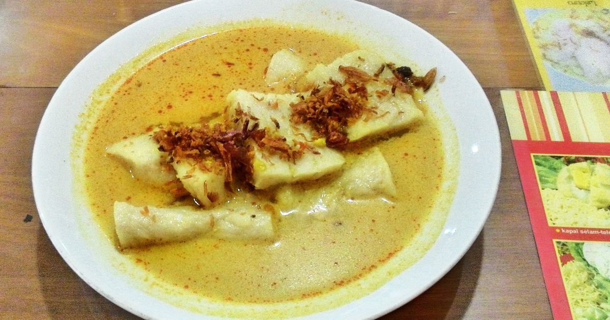 Mencicipi Lezatnya Laksan, Olahan Pempek dengan Siraman Kuah Santan yang Menggugah Selera