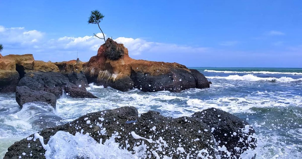 Bervakansi ke Pantai Padang Betuah Bengkulu, Sajikan Indahnya Alam Eksotis Mirip Tanah Lot Bali