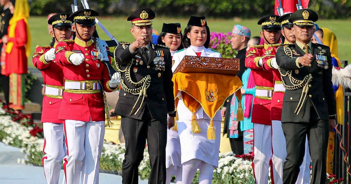 Bendera Merah Putih Tiba di Balikpapan, Dibawa Pakai Rantis ke Istana Garuda IKN