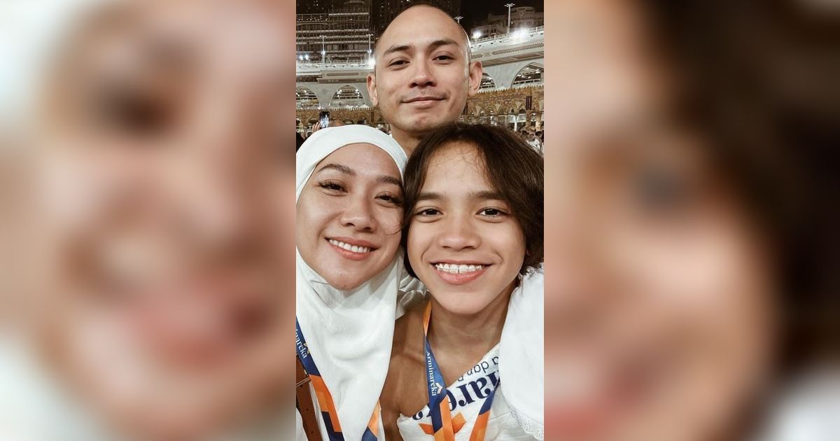 Potret BCL dan Tiko Ajak Noah Umroh di Penghujung Tahun, Netizen 'Kak Bunga Cantik Kalau Tertutup'