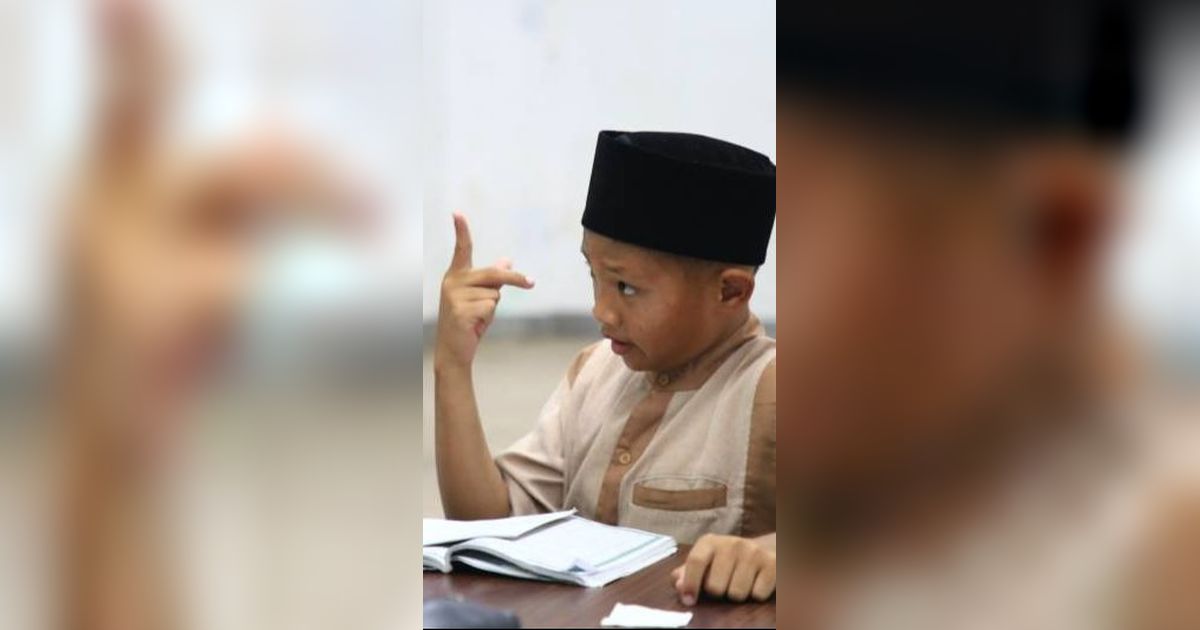 Semangat Anak-Anak Penyandang Tuli Belajar Ngaji di Masjid Al Azhom Tangerang, Gunakan Bahasa Isyarat