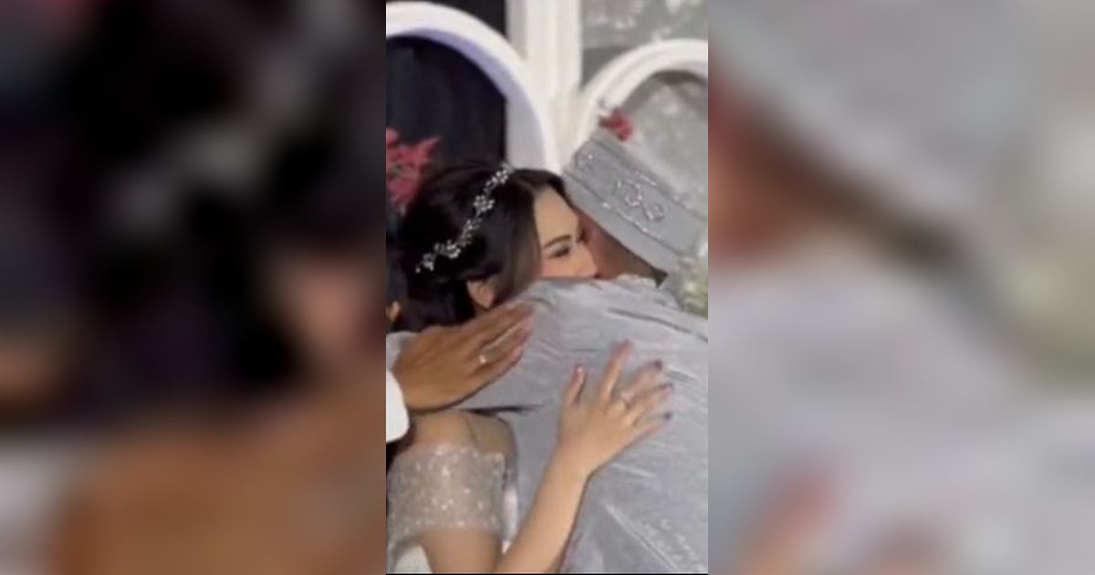 Momen Ayah Nyanyikan Lagu ‘Saat Kau Telah Mengerti’ di Pernikahan Putrinya Ini Viral, Bikin Haru