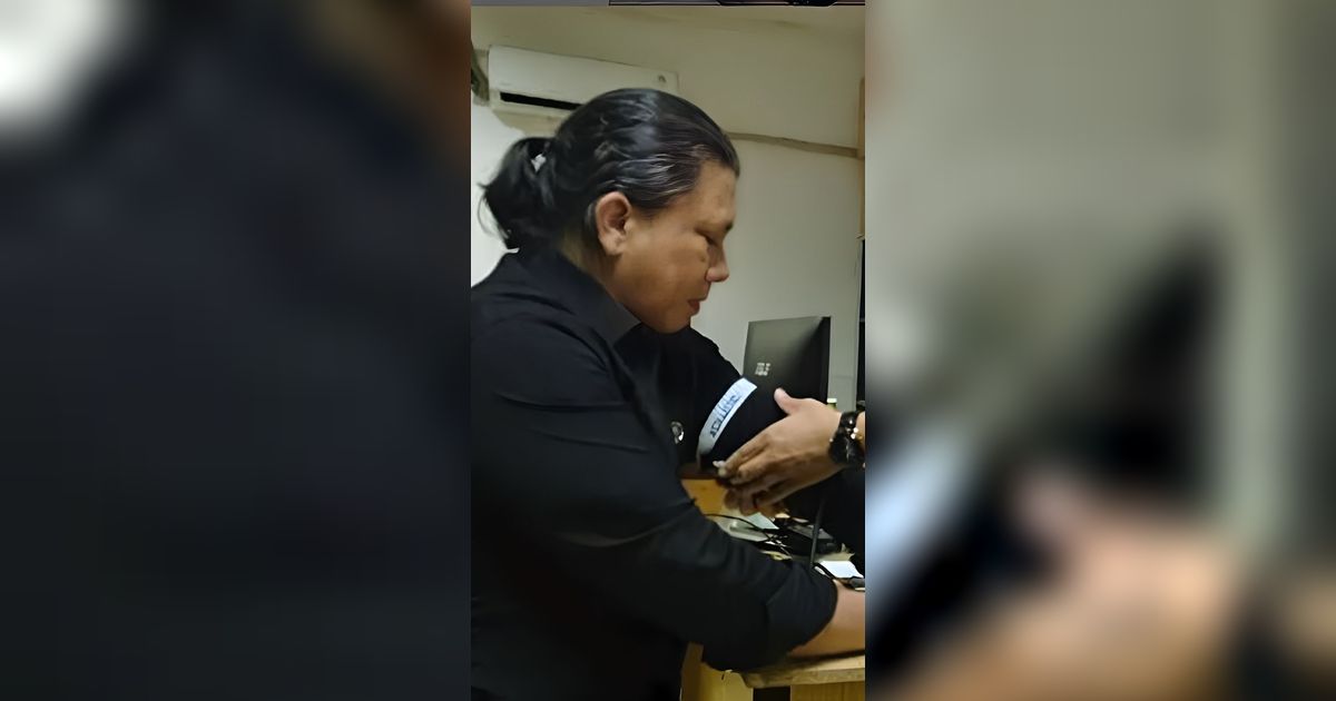 Beredar Foto Ferdy Sambo di Tahanan Usai Isu Tak Ditahan dan Tidur di Ruang Ber-AC, Model Rambut Bikin Salfok