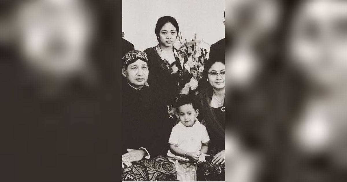 Jarang Tersorot, 8 Foto Kebersamaan Anak Presiden Soeharto Yang Hangat Sampai Kakek Nenek