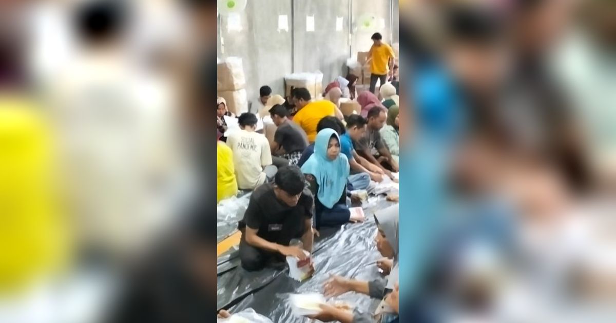 Polisi Bersenjata Kawal Pelipatan Surat Suara Pemilu di Gudang Logistik Rohil