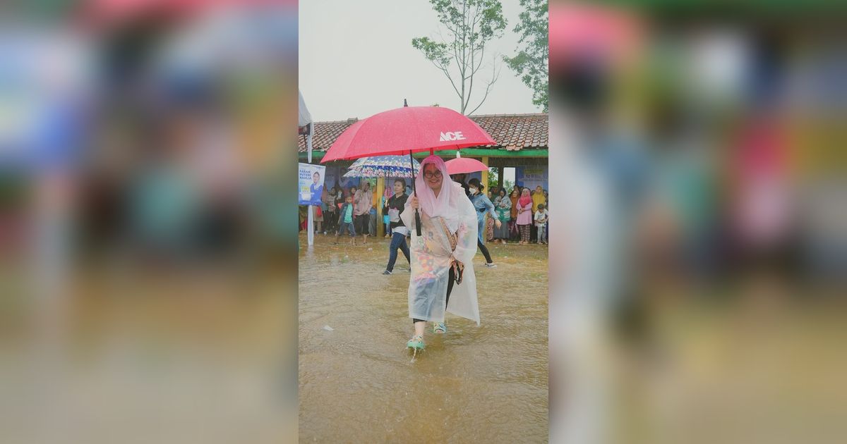 Anak Jenderal Bintang Tiga Polisi Basah-basahan Terabas Hujan, Bapaknya Kawan Kapolri