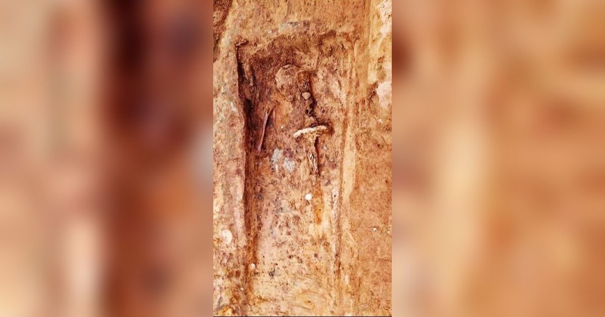 Makam Kuno Berisi Kerangka Manusia Terkubur dengan Pedang 1,2 Meter, Ternyata Sosok Pria Perkasa