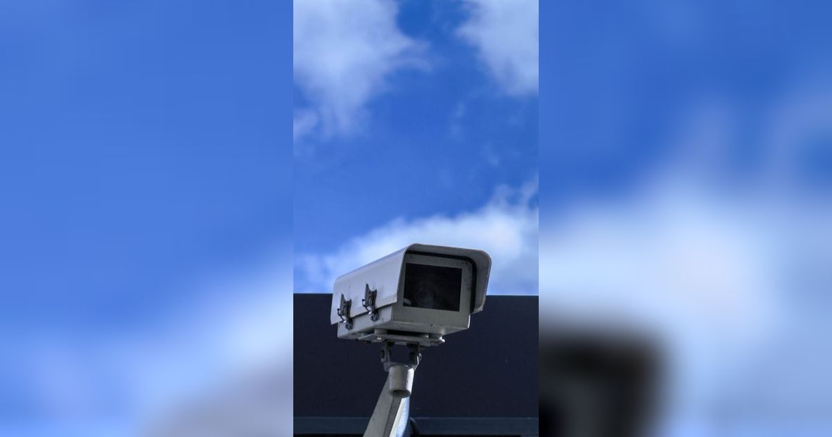 Parah! Pria Ini Diam-Diam Pasang Kamera Tersembunyi di Router WiFi buat Intip Pasutri di Kamar