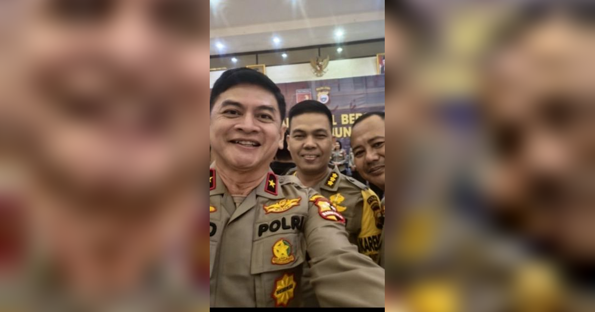 Gagah & Ganteng, Momen Brigjen Deni Dharmapala Ketemu Kawan Letting di Acara Perayaan Natal Bersama TNI-Polri