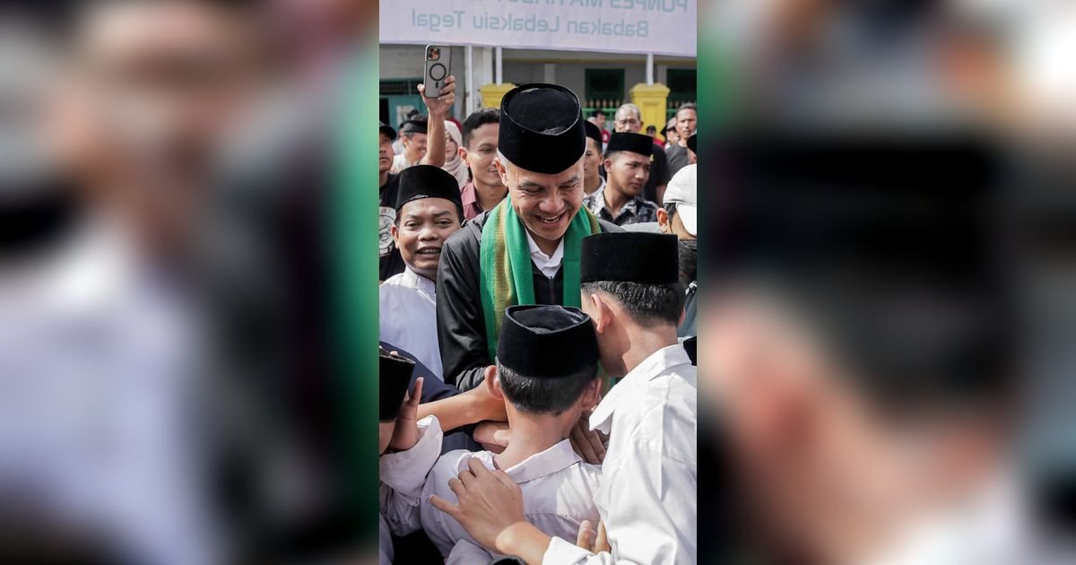 FOTO: Sambangi Ponpes di Tegal, Ganjar Ingatkan Santri untuk Wujudkan Cita-Cita