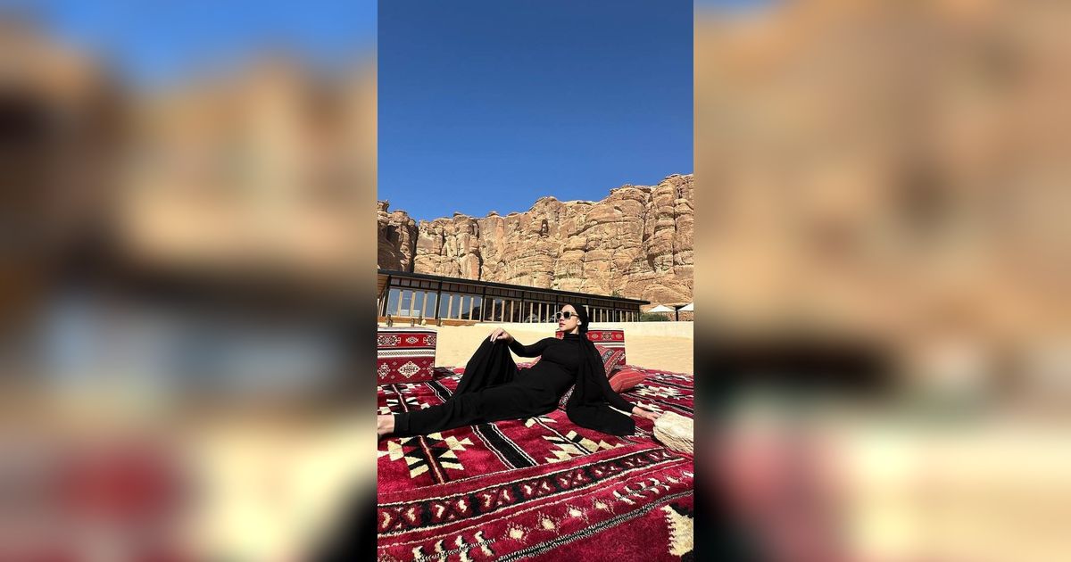 8 Foto Terbaru Bunga Citra Lestari di Al Ula Hingga Kembali Bercadar di Masjid Nabawi