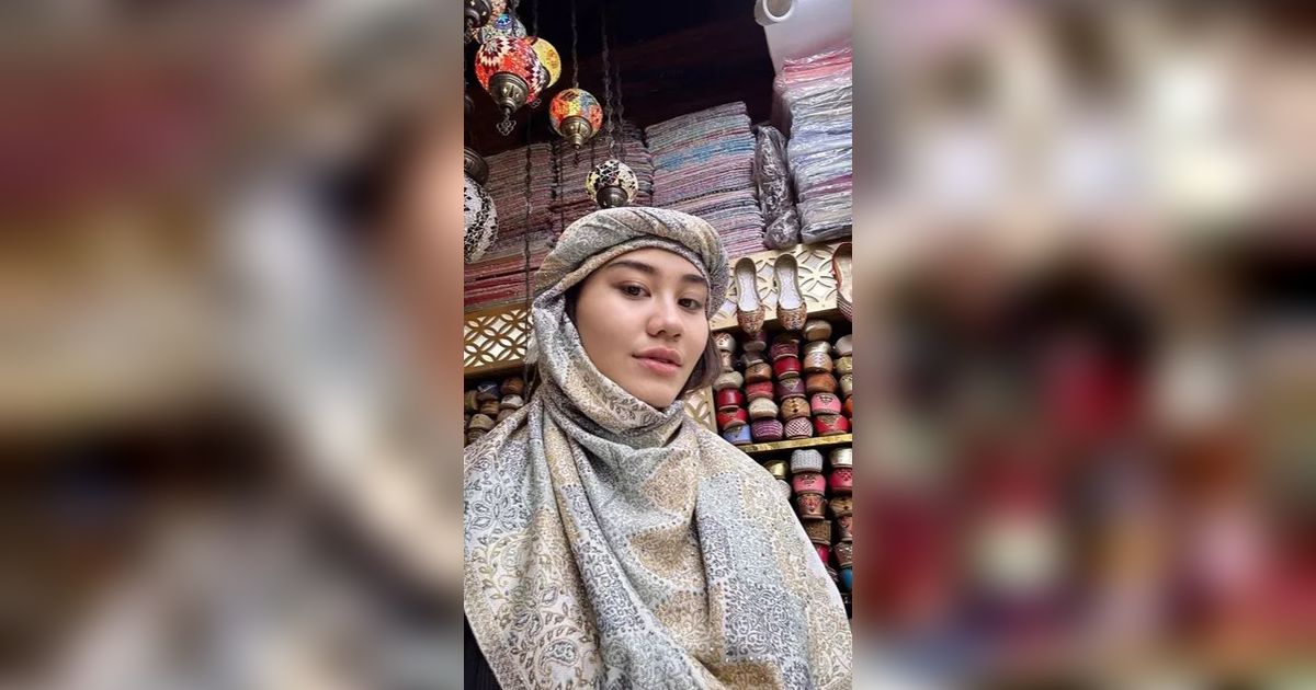 Adu Gaya 7 Artis Pakai Sorban Ala Wanita Dubai, Aaliyah Massaid Mirip Princess Jasmine?