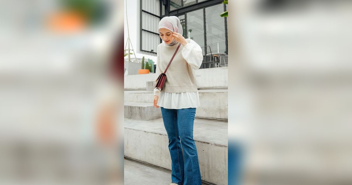 Ide 3 Gaya Casual Touch of Jeans dari Mega Iskanti