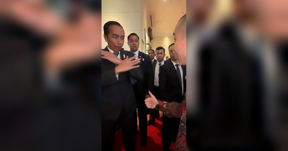 VIDEO: Jokowi Selebrasi 'Siuu' Cristiano Ronaldo, Paspampres Sampai Melotot