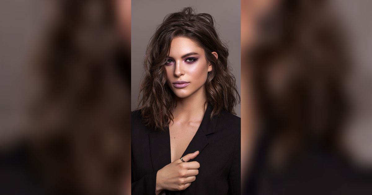 Bikin Smokey Eyes dengan Teknik Tightline, Look Jadi Dramatis Banget