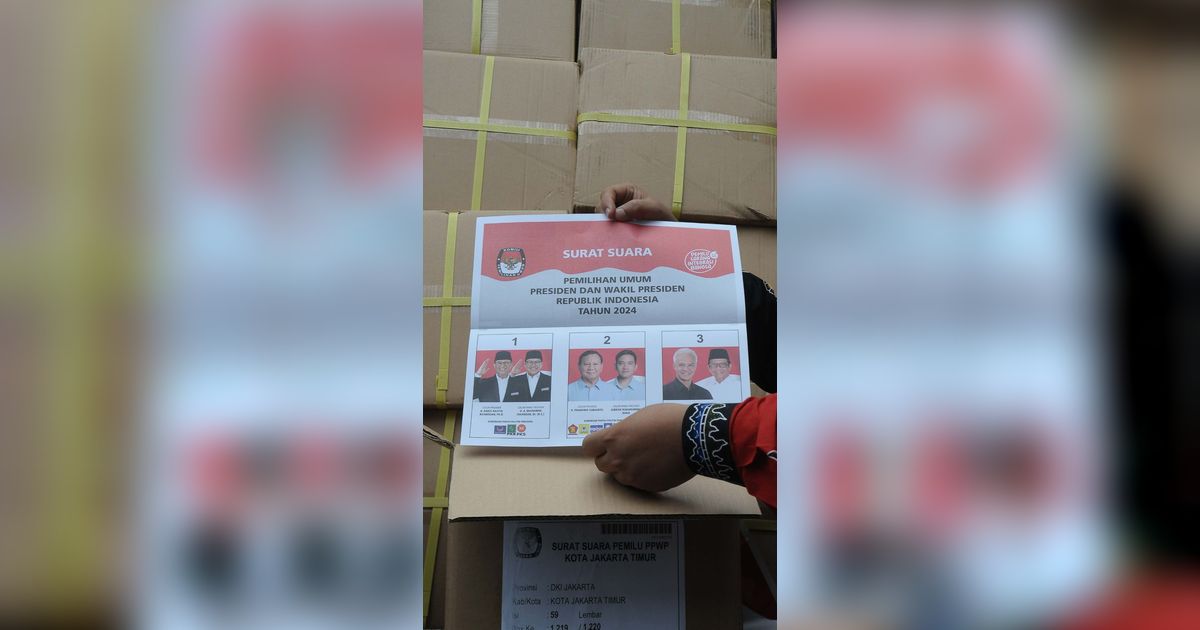 Surat Suara Pemilu 2024 Tiba, Wakapolres Rokan Hulu Turun Langsung ke Gudang KPU