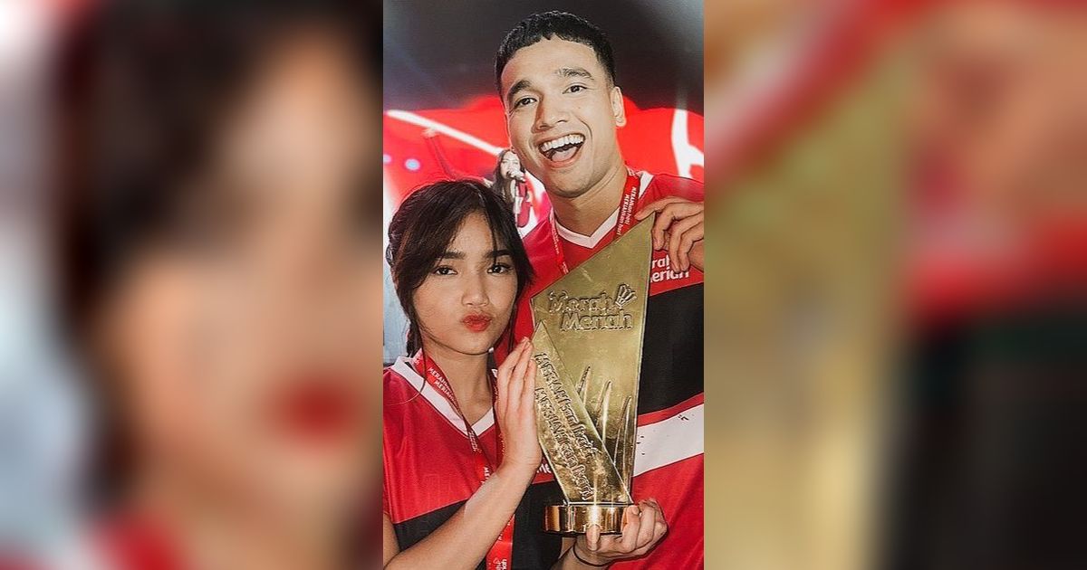 Momen Kemenangan Fuji & Fadly Faisal usai Tanding Bulu Tangkis, Adik dan Kakak Kompak Banget Hingga Bawa Pulang Piala