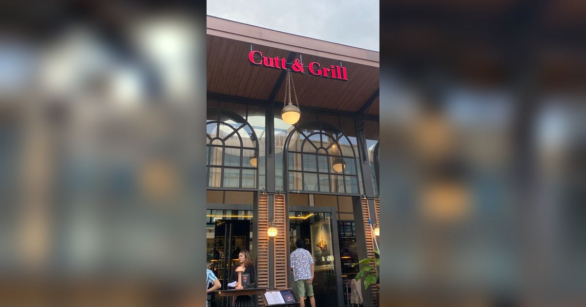 Pop Up Bar Cutt & Grill PIK, Tempat Cocok Menikmati Sunset yang Indah