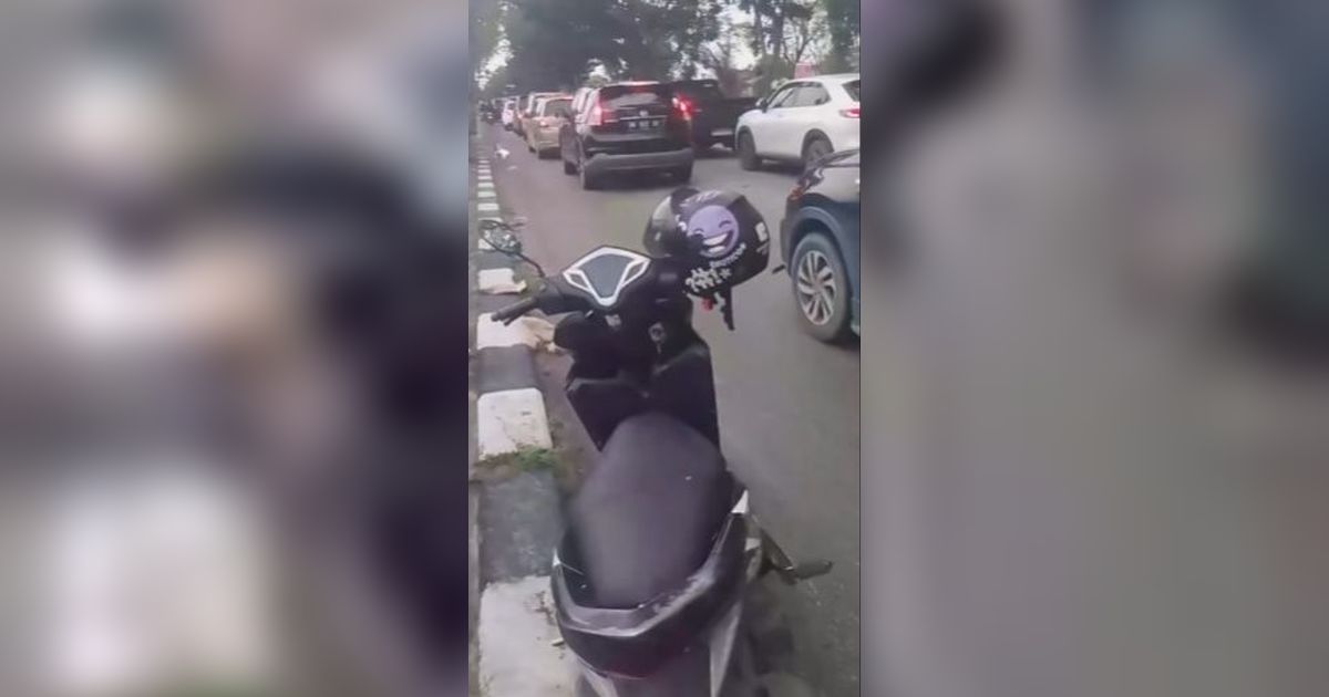 Bapak ini Ban Motornya Bocor Mau Antar Anak Sekolah, Kaget Bukan Main Sang Putra Diberi Tumpangan Sosok Penting