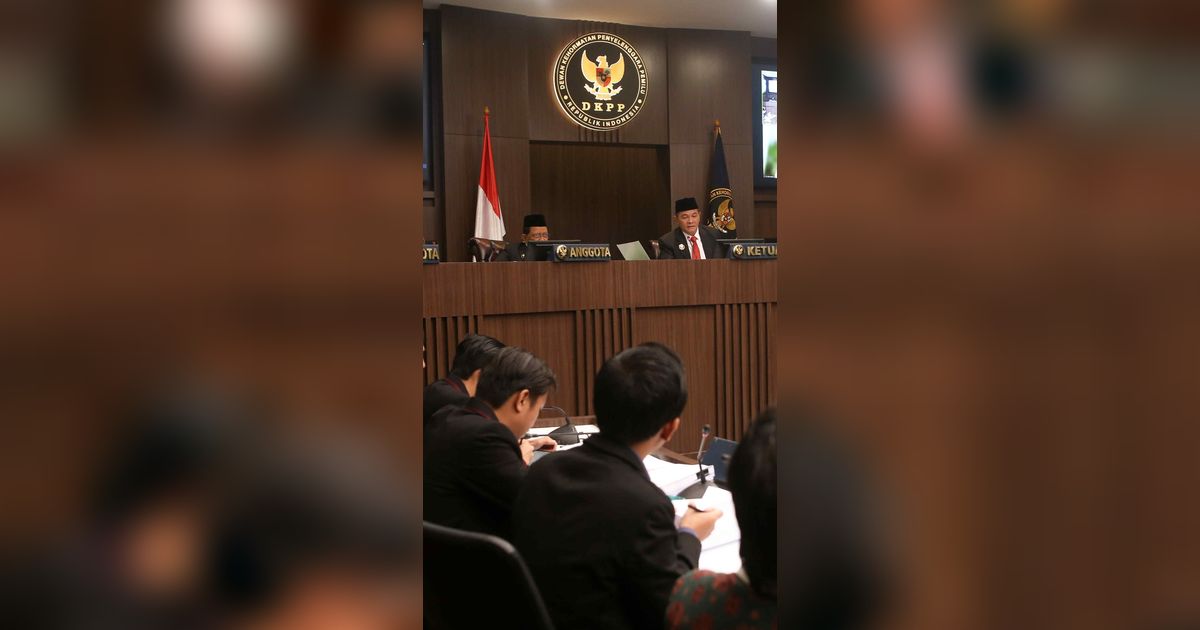 FOTO: Sidang Pelanggaran Kode Etik KPU Terkait Penerimaan Gibran Jadi Cawapres Digelar DKPP, Beginilah Suasananya yang Dihadiri Saksi Ahli