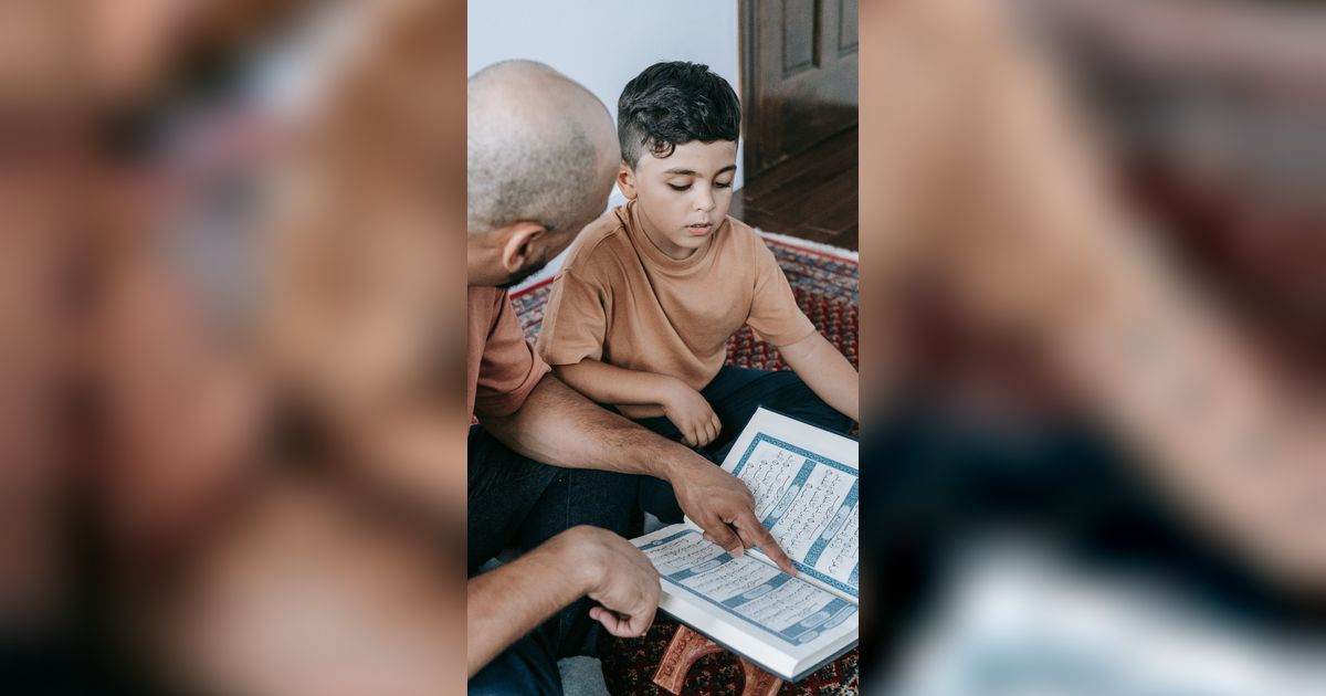 Pentingnya Mengajarkan Surat Pendek kepada Anak, Inilah 10 Bacaan yang Cepat Dihafalkan