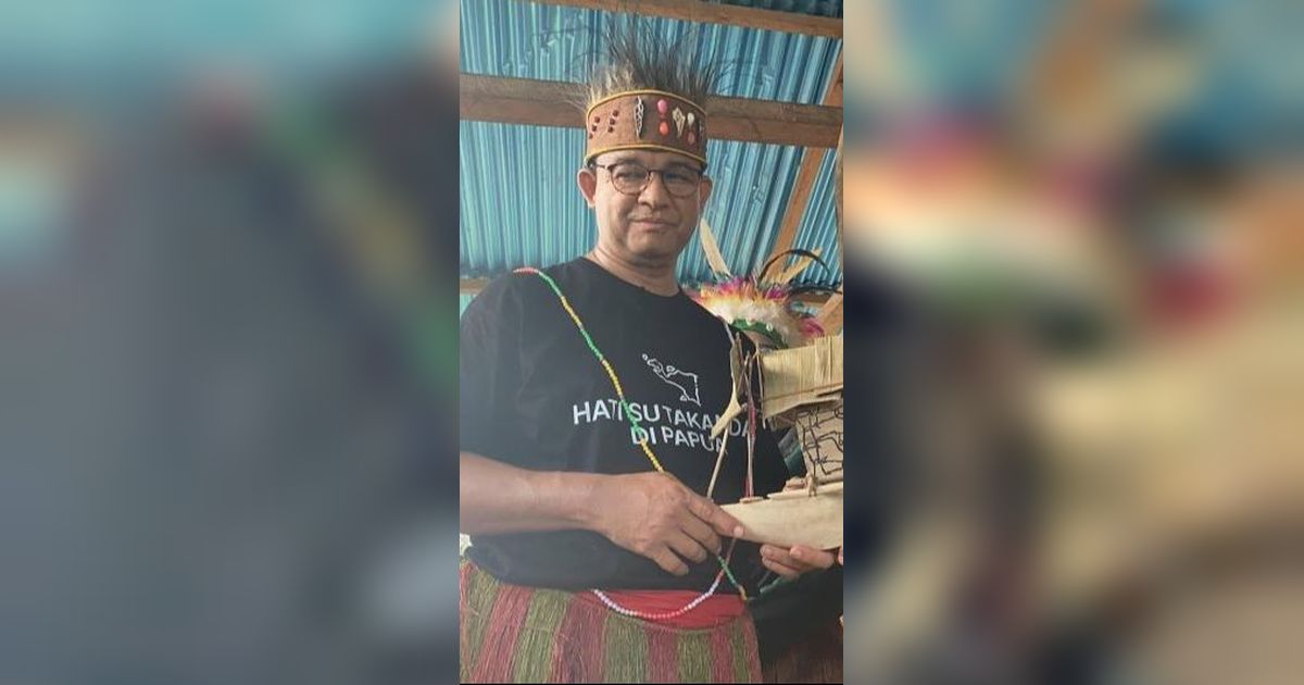 Gemas! Anies Berkali-kali Dihujani Pelukan Anak Papua, Penonton Histeris