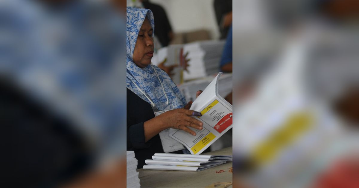 Ratusan Eksemplar Surat Suara Pemilu di Bekasi Rusak