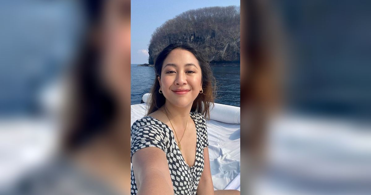 9 Potret Sherina Munaf Tampil Polos, Cantiknya Awet!