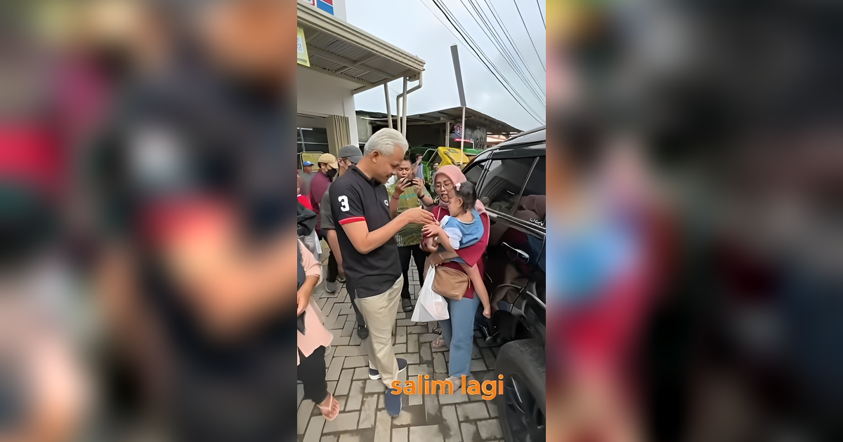 Dikerubungi Emak-Emak, Ganjar Pranowo Traktir Cokelat ke Anak-Anak: `Pakai Kaus Pak Prabowo Aja Saya Kasih`