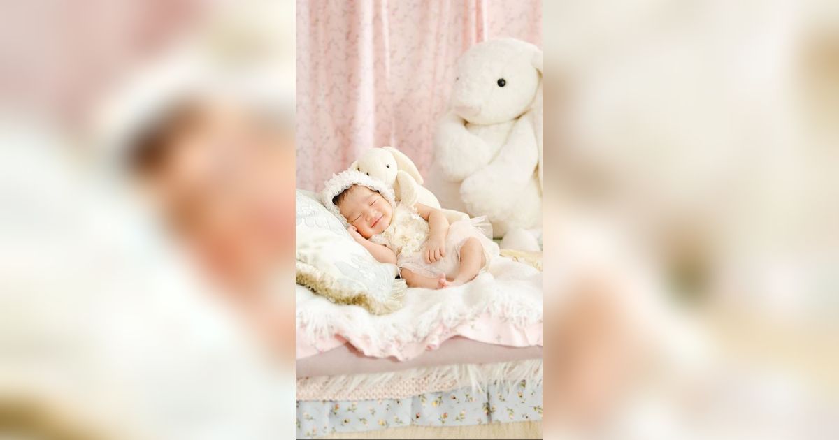 Photoshoot Anak Kedua Billy Davidson dan Patricia Devina, Bayi Mungil Menggemaskan Sudah Bisa Tersenyum Saat Difoto